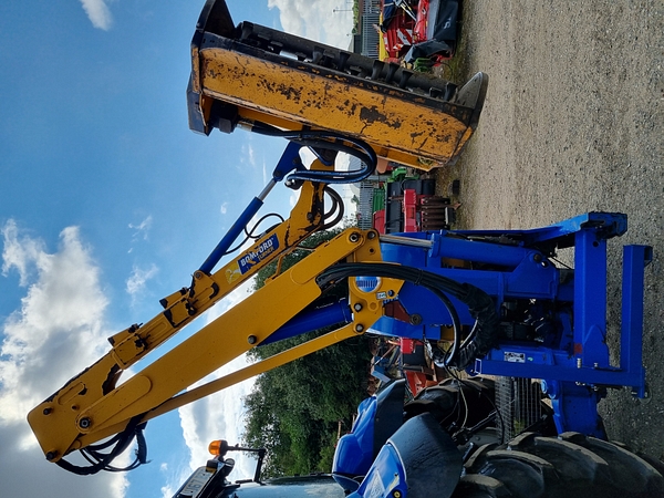 Chris Atkin & Son Ltd - New Holland T6.155